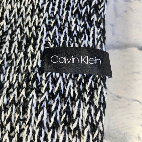 NWT Calvin Klein OS One Size Black/White Knit Infinity Loop Scarf MSRP $58 Women - Picture 5 of 13